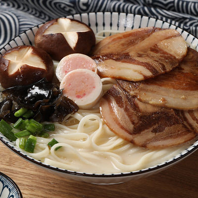Noodles fraîches à faible teneur en matières grasses Noodles de ramen délicieuses Facile à cuisiner Noodles japonaises Udon frais
