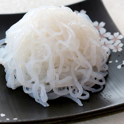 Noodles de séchage en maille de plastique blanche avec une durée de conservation de 12 mois et des noodles d'eau normale