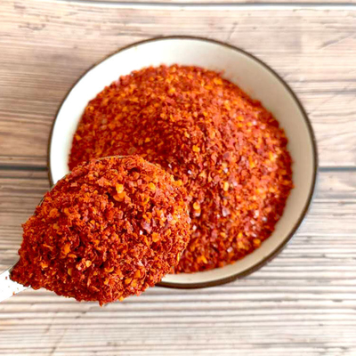 Piment chaud épicé rouge paprika matières premières broyées pour les épices à base d'herbes simples