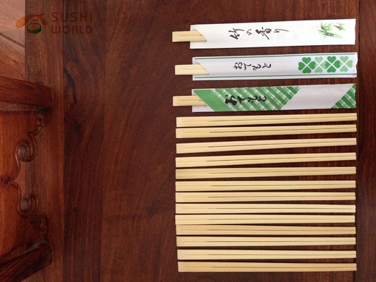 Des baguettes de bambou à deux gouttes élégantes et sans effort pour les voyageurs minimalistes