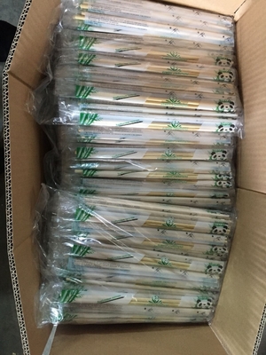 Des baguettes de bambou à deux gouttes élégantes et sans effort pour les voyageurs minimalistes