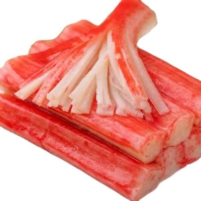 Un bâton de crabe surimi surgelé est le choix idéal pour les amateurs de fruits de mer.