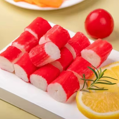 Un bâton de crabe surimi surgelé est le choix idéal pour les amateurs de fruits de mer.