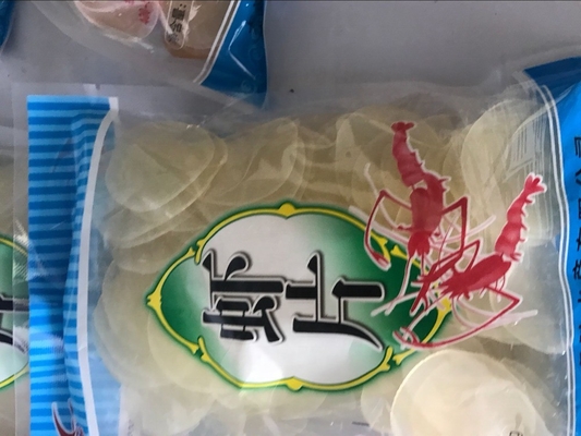 Une collation sur les fruits de mer Une collation Halal Cracker de crevette avec des ingrédients normaux Une combinaison parfaite