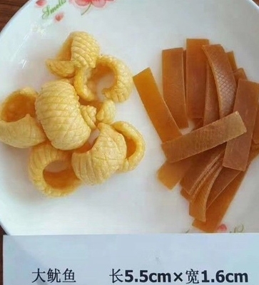Carottes de pommes de terre roses normales, rouleaux de calmar, bandes de crevettes, matériaux d'embryon, crêpes de crevettes blanches et rouges