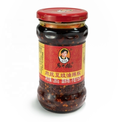 Sauce au Chili Laoganma mélangée à de l'huile rouge de Chili